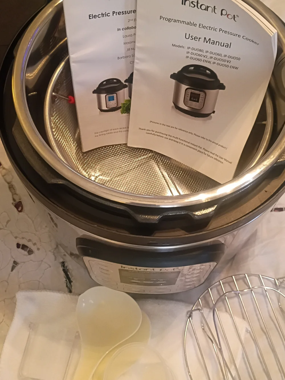 Insta Pot Electric Pressure Cooker - Stainless Steel & Black